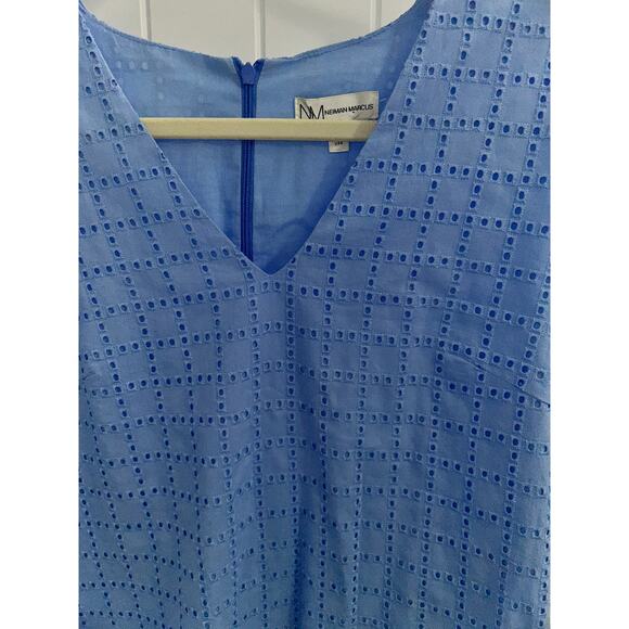 Neiman Marcus Blue Eyelet A-Line Dress Size 10 Lined V-Neck Classic Chic 💙 - Picture 4 of 8